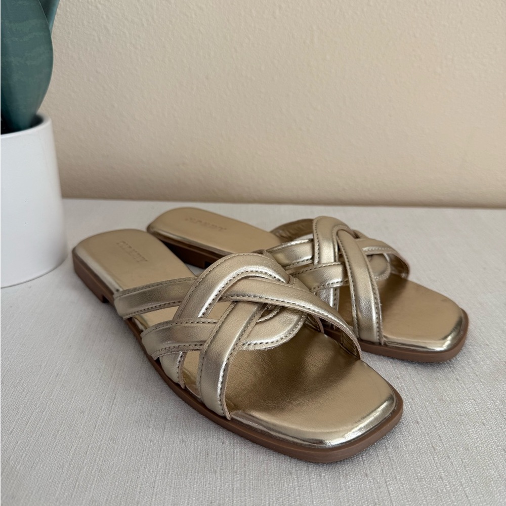 Old Navy Heritage Metallic Gold Slide Sandals - Picture 4 of 10